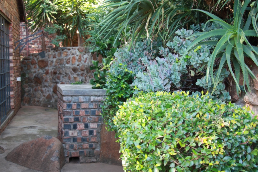 5 Bedroom Property for Sale in Langenhovenpark Free State